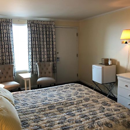Adams Ocean Front Resort デューイ・ビーチ エクステリア 写真